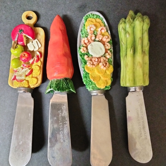 Boston Warehouse Stainless steel set of four cheese spread knives - Picture 3 of 3